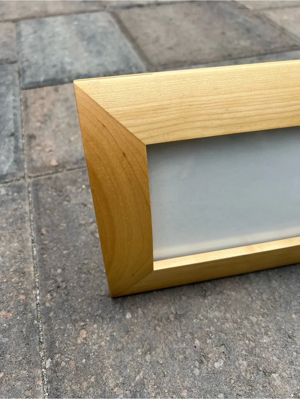Crate & Barrel Curved Wood Photo Frame 4x6 Tabletop Wall Mount Light Maple Honey